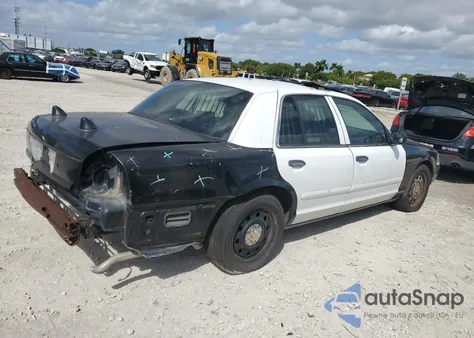 2008 Ford Crown Victoria Police Interceptor z USA, uszkodzony, nr VIN 2FAFP71V68X155471